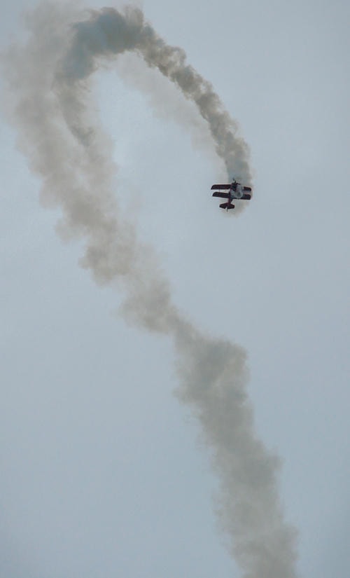 Bi-Plane_Stall_Fall_Smoke