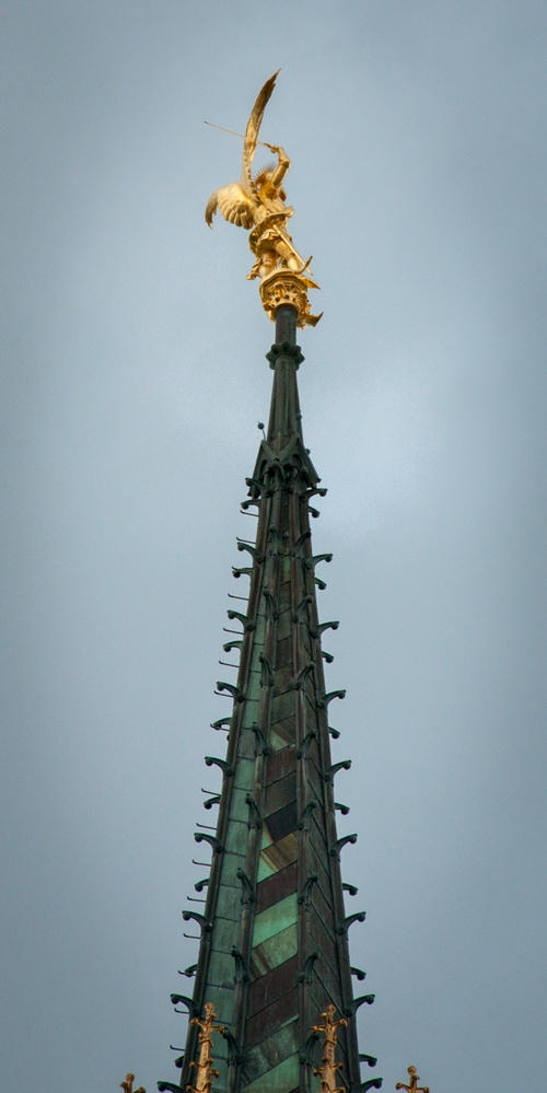 Mont_st_Michel_Top_Zoomed_in