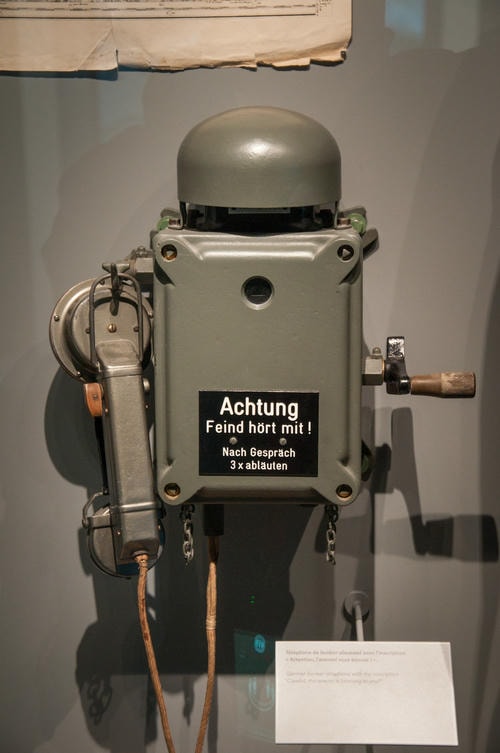 Normandy_Museum_Telefon