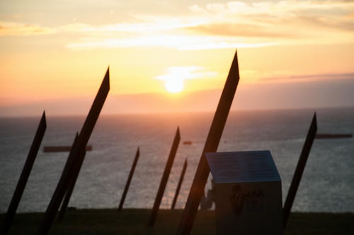 Sceninc_Sunset_Pillars_Sillouette_Normandy